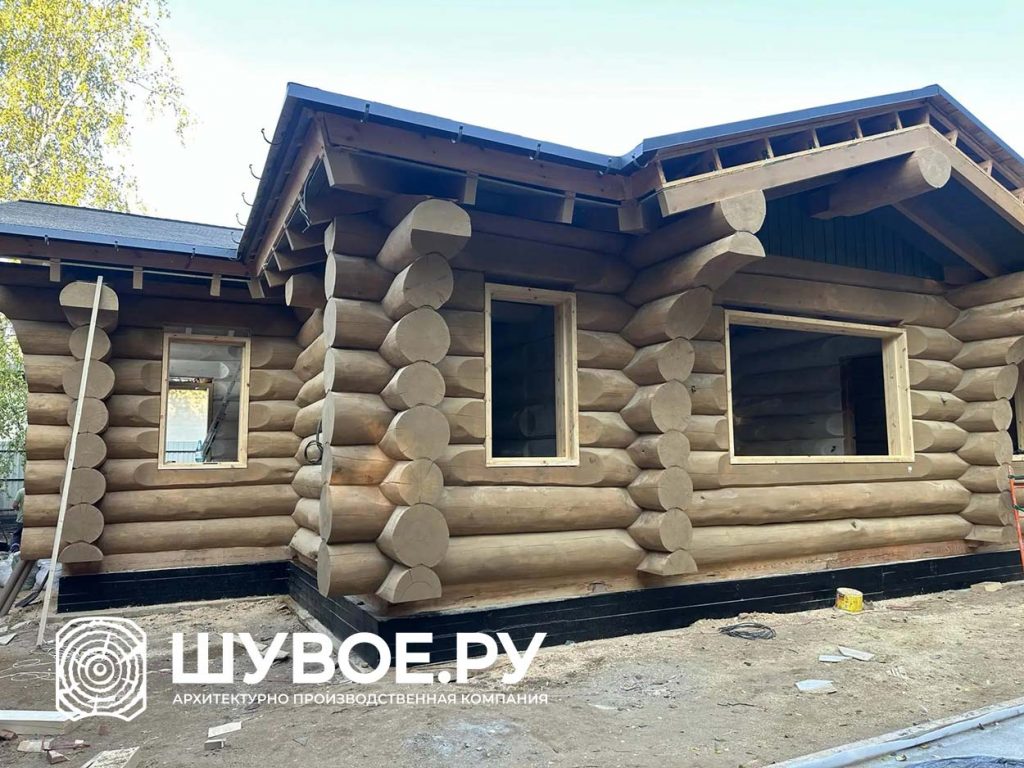 Сруб бани по технологии канадской рубки.